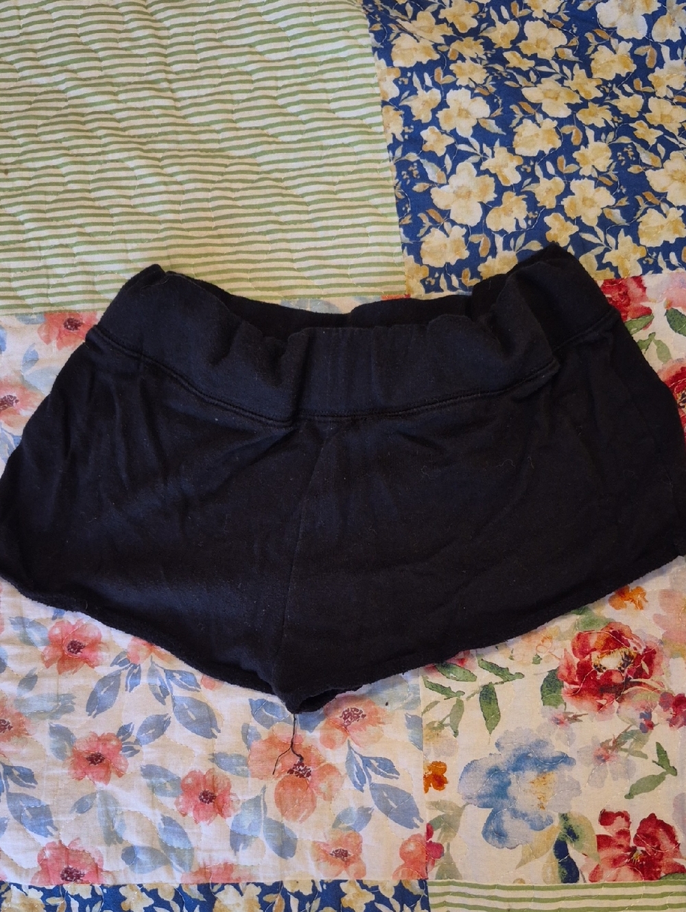 VS PINK shorts - Picture 3 of 4